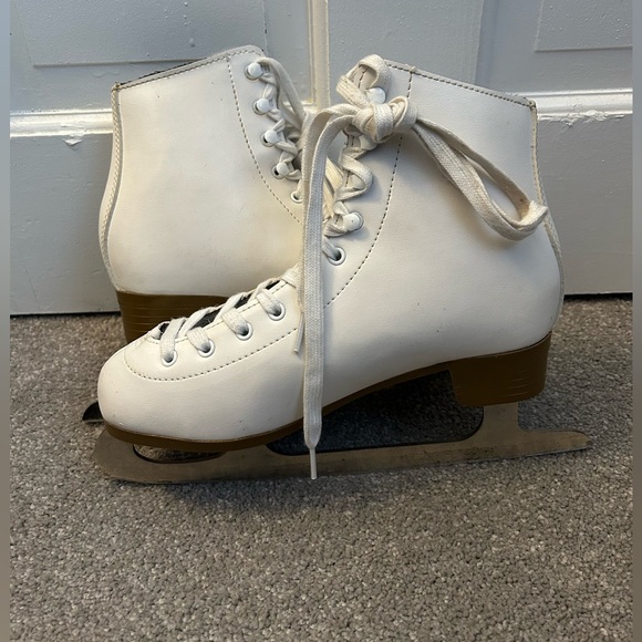 Shoes - Women’s Figure skates